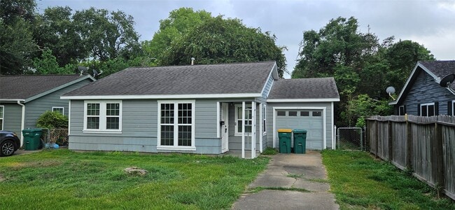 1015 Prune St in La Marque, TX - Building Photo - Building Photo