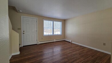 27 N Main St in Essex, CT - Building Photo - Building Photo