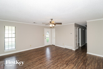 4223 Spring Leaf Ln in Memphis, TN - Foto de edificio - Building Photo