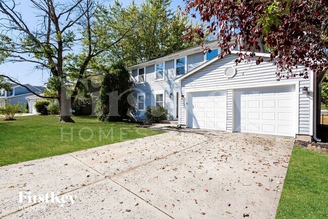 8414 Castle Ridge Ln in Indianapolis, IN - Building Photo - Building Photo