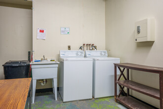260 College St in Burlington, VT - Foto de edificio - Interior Photo