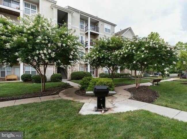 13397 Connor Drive, Unit J in Centreville, VA - Building Photo - Building Photo