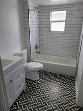 420 NW 20th St-Unit -4 in Miami, FL - Building Photo - Building Photo