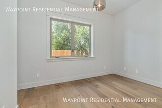 2457 N Ashgrove Ln in Boise, ID - Building Photo - Building Photo