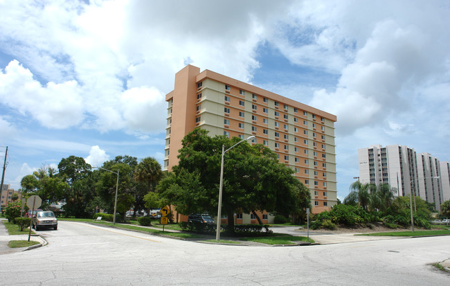 Burlington Tower in St. Petersburg, FL - Foto de edificio - Building Photo