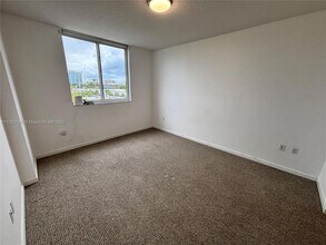 2775 NE 187th St, Unit 403 in Aventura, FL - Building Photo - Building Photo