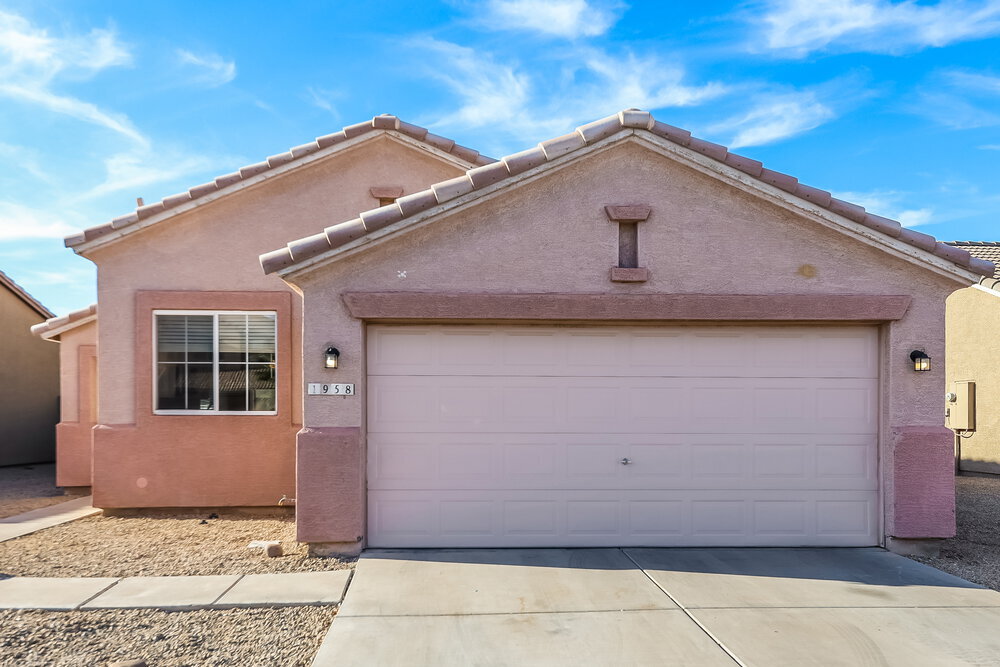 1958 N 104th Dr in Avondale, AZ - Building Photo