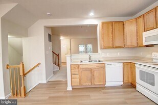 1802 Wheyfield Dr in Frederick, MD - Building Photo