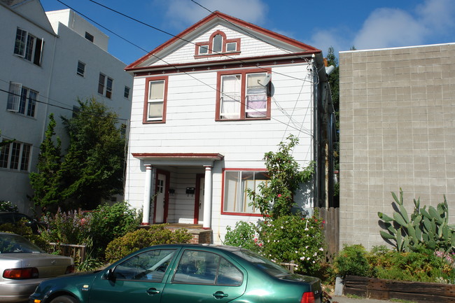 3911 Shafter Ave in Oakland, CA - Building Photo - Building Photo