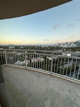 2475 Brickell Ave, Unit 2003 in Miami, FL - Building Photo - Building Photo