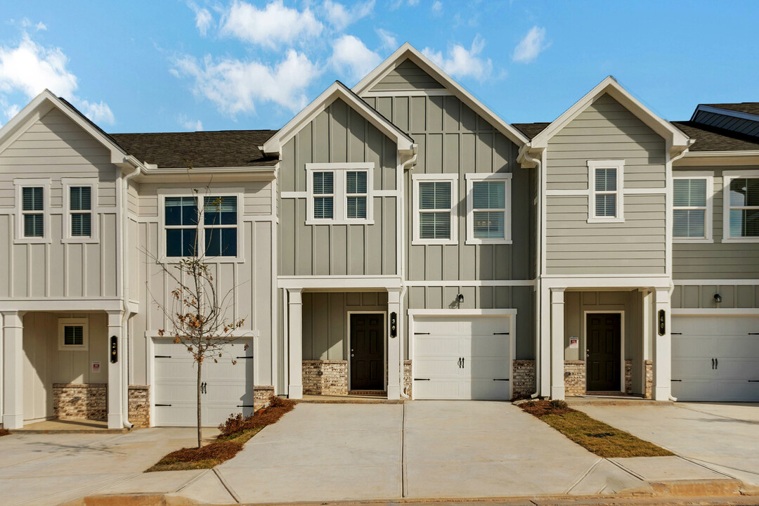 Covey Homes Kirkland in Covington, GA - Building Photo