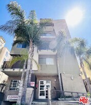 2864 Sunset Pl in Los Angeles, CA - Building Photo