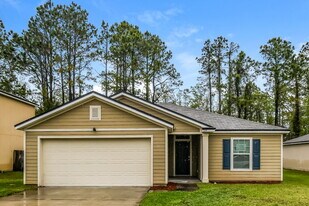 2236 Crystal Cove Dr in Green Cove Springs, FL - Building Photo