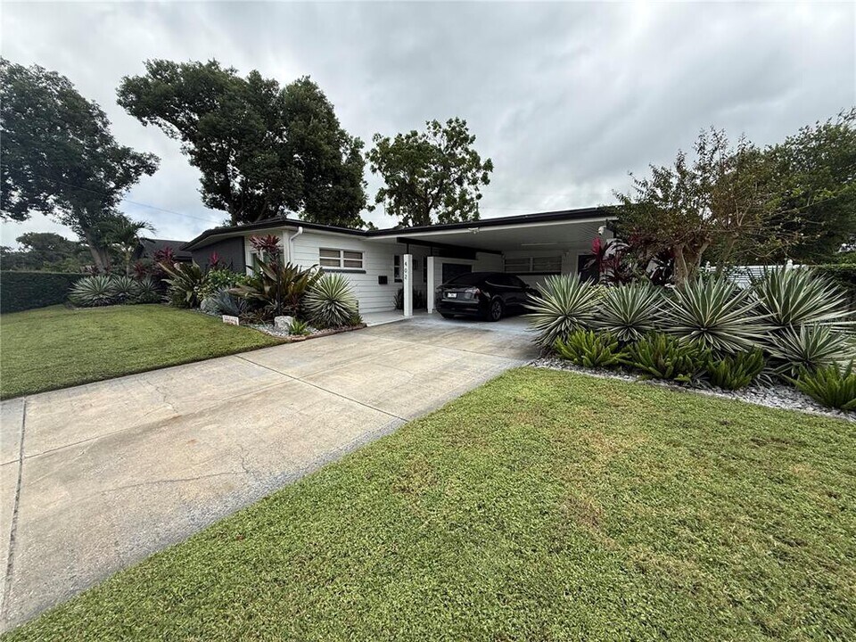 402 Doolittle St in Orlando, FL - Building Photo