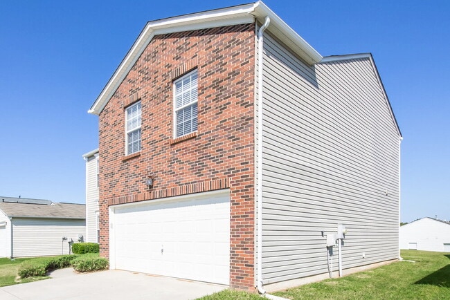 8118 Rosberg Ln, Unit R064 in Charlotte, NC - Foto de edificio - Building Photo