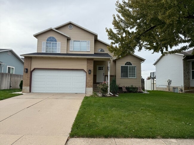 property at 543 Creekside Ln