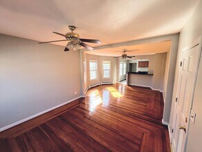 58-60 Ames Ave in Chicopee, MA - Foto de edificio - Building Photo