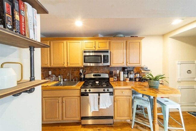 236 1st St in Jersey City, NJ - Building Photo - Building Photo