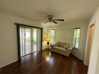 209 SW 33rd Terrace in Cape Coral, FL - Foto de edificio - Building Photo