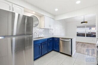 2009 Sandberg Dr in Austin, TX - Building Photo - Building Photo