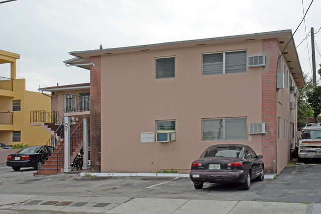 282 NW 47th Ave in Miami, FL - Building Photo - Building Photo