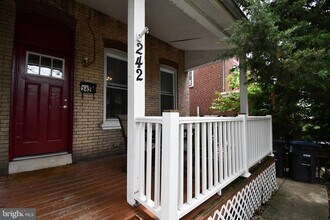 242 E 8th Ave in Conshohocken, PA - Building Photo - Building Photo