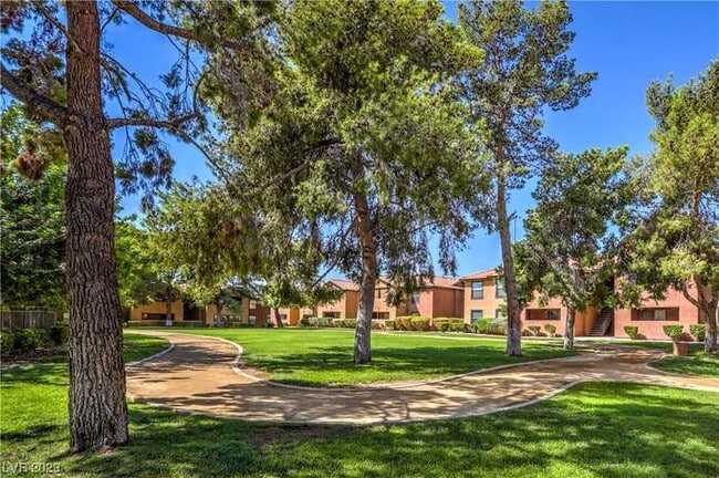 2451 N Rainbow Blvd, Unit 2080 in Las Vegas, NV - Building Photo - Building Photo