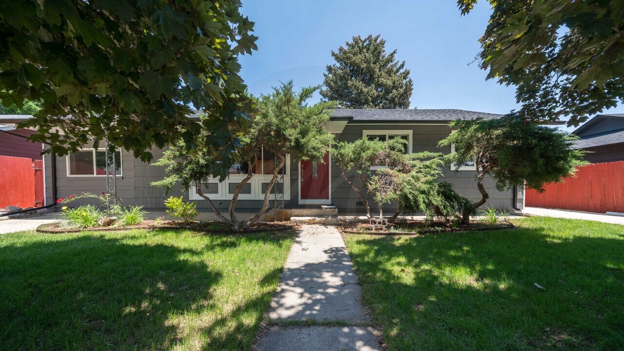 23 Dudley Ave in Colorado Springs, CO - Building Photo