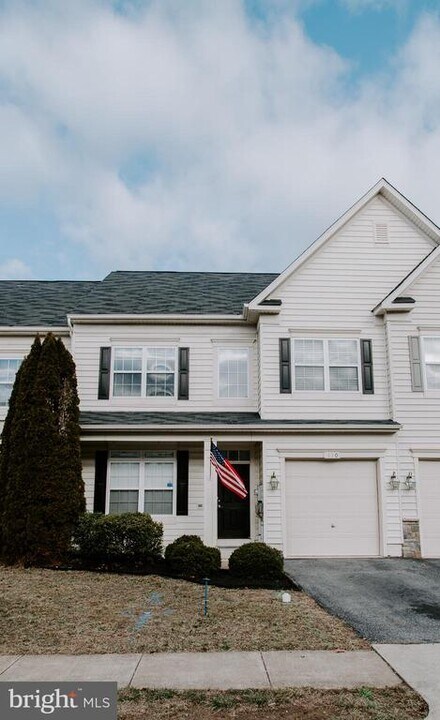 110 Quinton Oaks Cir in Stephens City, VA - Building Photo