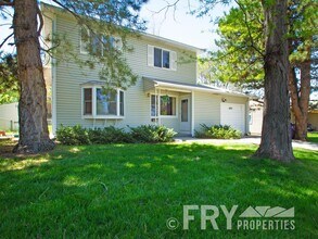 3472 E Nielsen Ln in Denver, CO - Building Photo - Building Photo