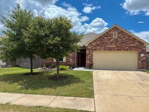13820 James Garfield St in Manor, TX - Foto de edificio - Building Photo