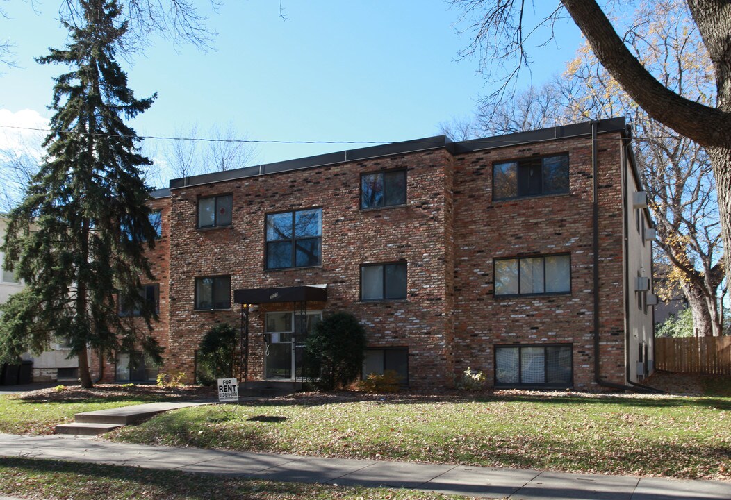 3210 29th Ave S in Minneapolis, MN - Foto de edificio