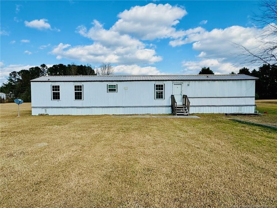 296 Hidden Valley Ln in Rowland, NC - Building Photo