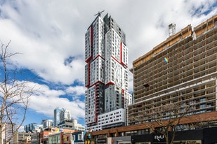 Picasso On Richmond in Toronto, ON - Building Photo