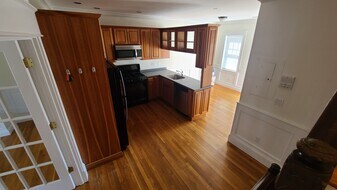 599 E 6th St, Unit 2 in Boston, MA - Building Photo