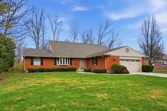 2481 E Rahn Rd in Dayton, OH - Building Photo - Building Photo