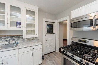 10310 Adelaide Ave in Cleveland, OH - Foto de edificio - Building Photo