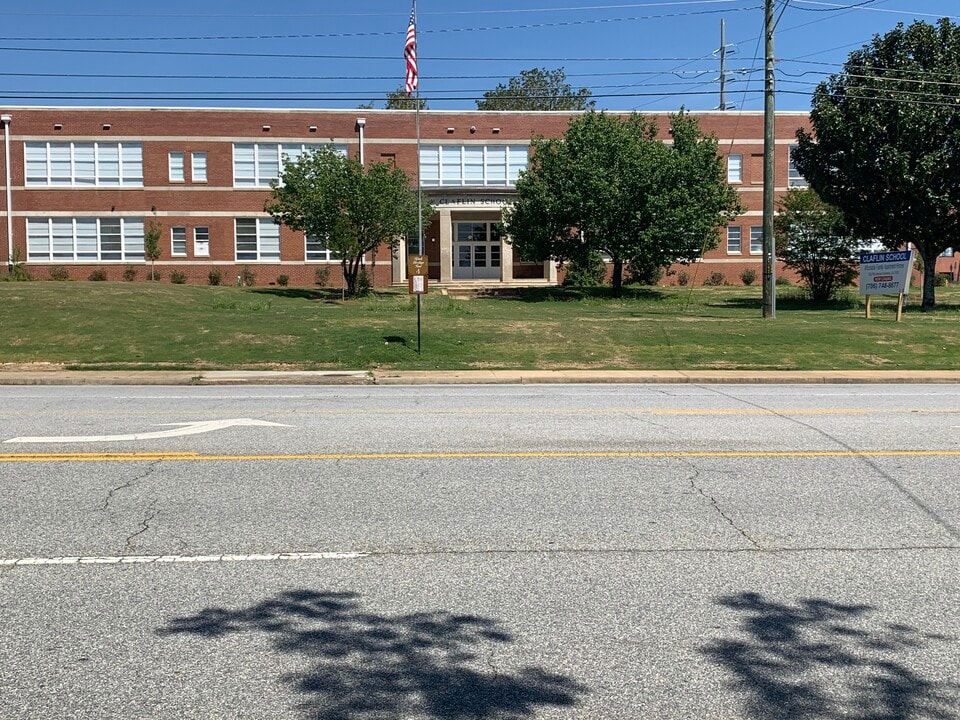 Claflin School Apartments in Columbus, GA - Foto de edificio