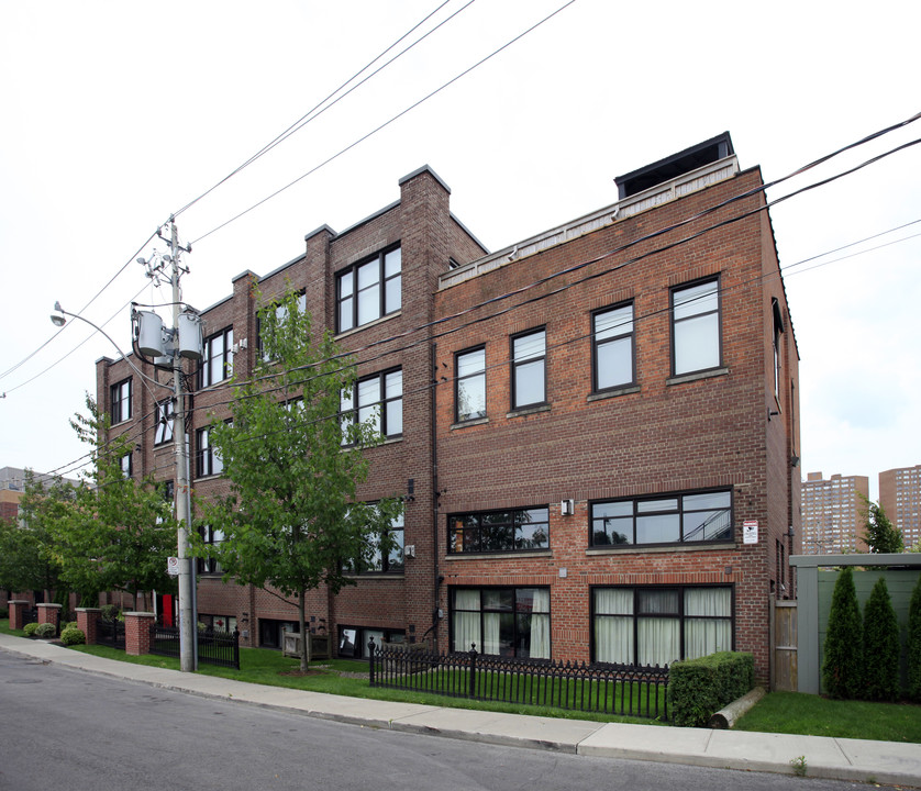 371 Wallace Ave in Toronto, ON - Building Photo