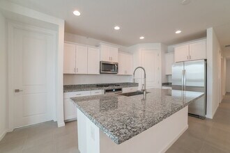 5635 W Walatowa St in Phoenix, AZ - Foto de edificio - Building Photo