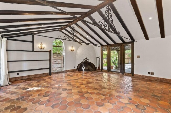1111 Hamilton Ave in Palo Alto, CA - Foto de edificio - Building Photo