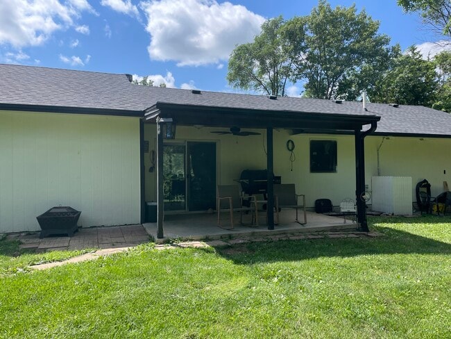 13565 140th Ave in Indianola, IA - Building Photo - Building Photo