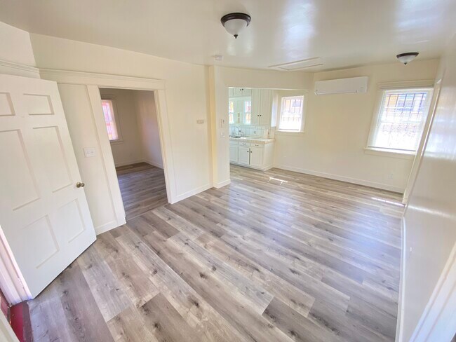 1626 Morton Ave in Los Angeles, CA - Building Photo - Building Photo