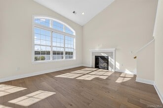 402 Sacandaga Loop in Fishkill, NY - Building Photo - Building Photo