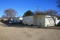 606 Linden Ct in Tehachapi, CA - Foto de edificio - Building Photo