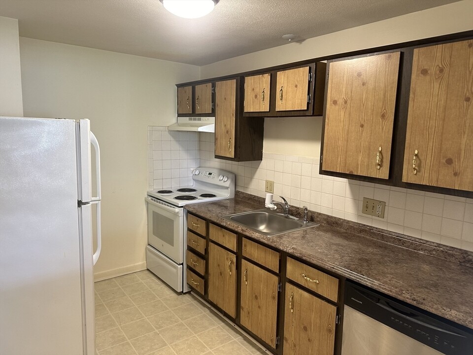 900 Governors Dr, Unit #22 in Winthrop, MA - Foto de edificio