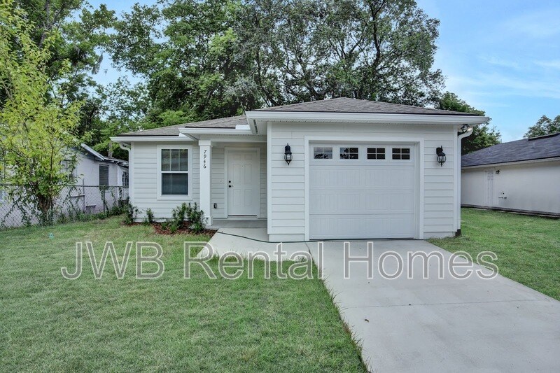 7946 Dekle Ave in Jacksonville, FL - Building Photo