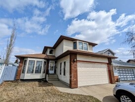 8008-8158 158 Ave NW in Edmonton, AB - Building Photo