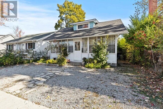 property at 118 Lincoln Rd E