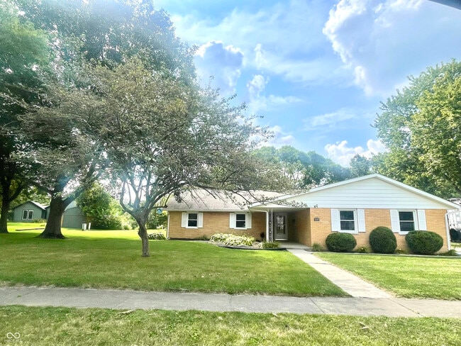 property at 5505 N Austin Dr